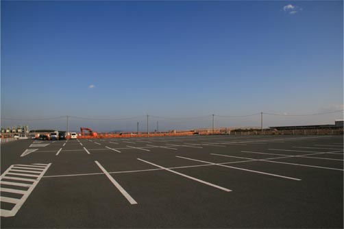 平塚新港駐車場